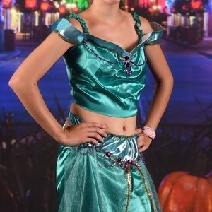 Women’s jasmine costume